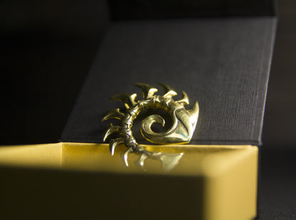 {{jewelry_for_geeks}} - {{ GameFanCraft}} Pendant Brass Starcraft Zerg pendant