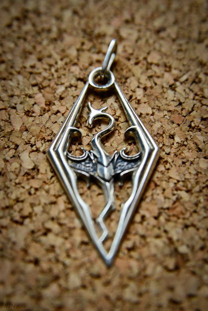 {{jewelry_for_geeks}} - {{ GameFanCraft}} Pendant Brass Imperial Dragon Pendant