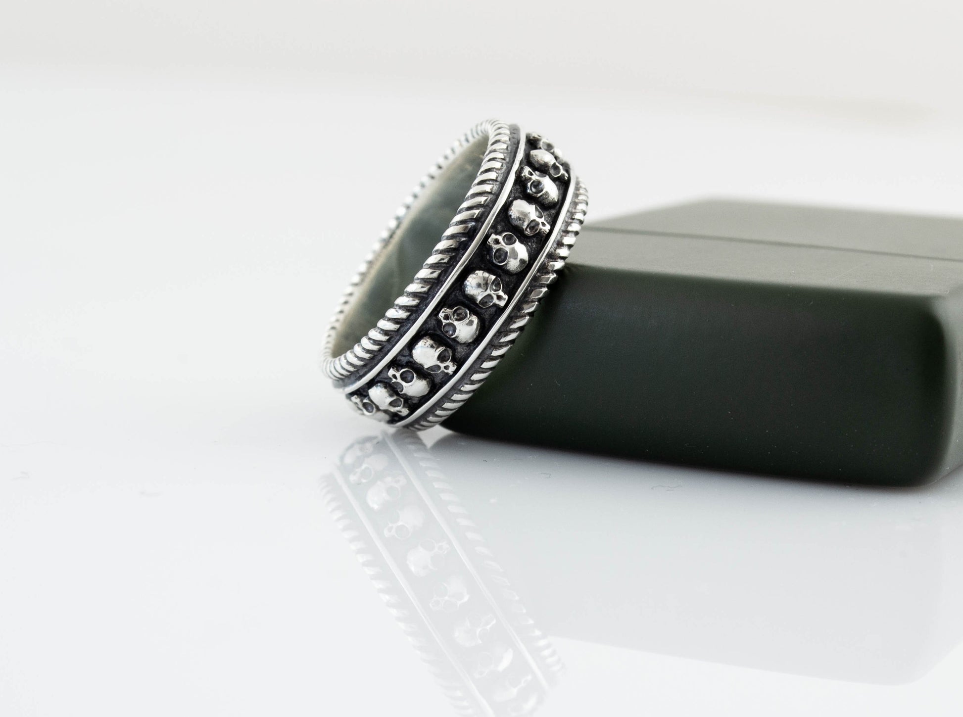 {{jewelry_for_geeks}} - {{ GameFanCraft}} Ring Silver Gothic ring with skulls