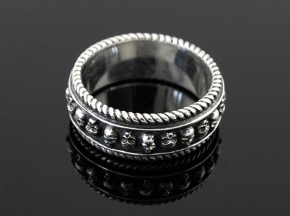 {{jewelry_for_geeks}} - {{ GameFanCraft}} Ring Silver Gothic ring with skulls