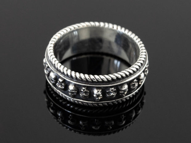 {{jewelry_for_geeks}} - {{ GameFanCraft}} Ring Silver Gothic ring with skulls