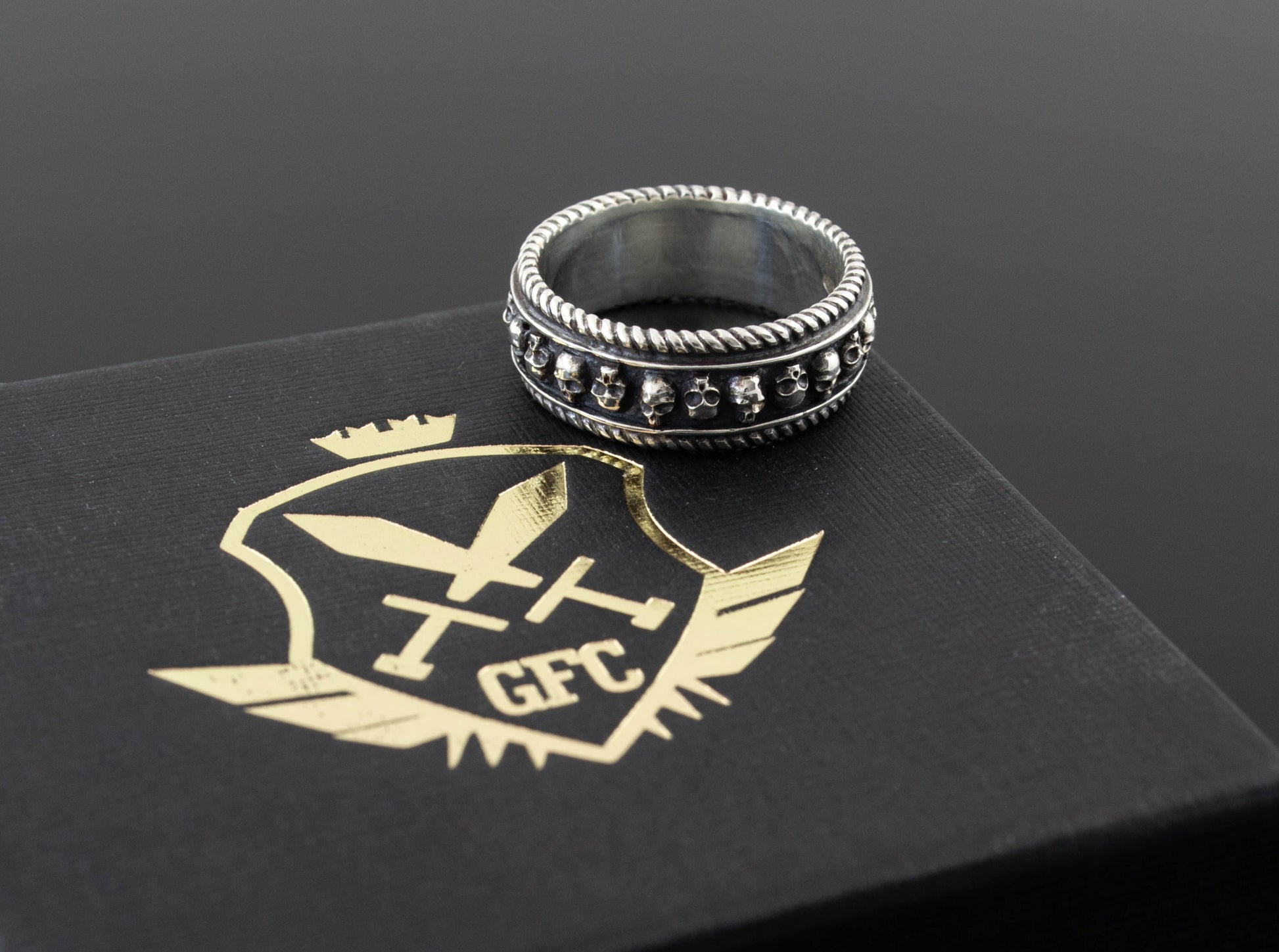 {{jewelry_for_geeks}} - {{ GameFanCraft}} Ring Silver Gothic ring with skulls