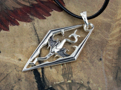 {{jewelry_for_geeks}} - {{ GameFanCraft}} Pendant Brass Imperial Dragon Pendant