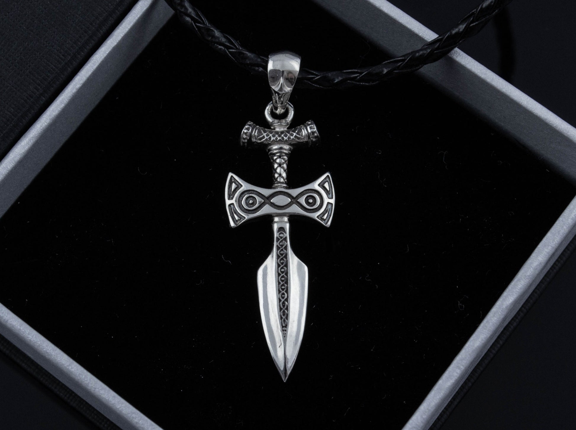 {{jewelry_for_geeks}} - {{ GameFanCraft}} Pendant Brass Amulet of Talos Pendant from TES World