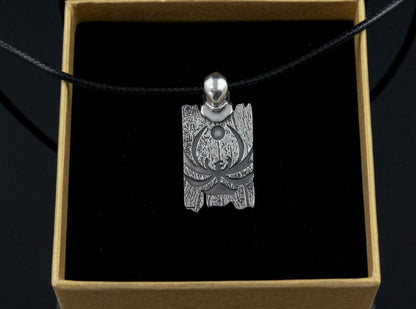 {{jewelry_for_geeks}} - {{ GameFanCraft}} Pendant Silver Dark Brotherhood Nightingale Pendant