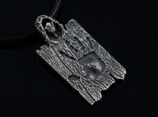 {{jewelry_for_geeks}} - {{ GameFanCraft}} Pendant Silver Dark Brotherhood Nightingale Pendant
