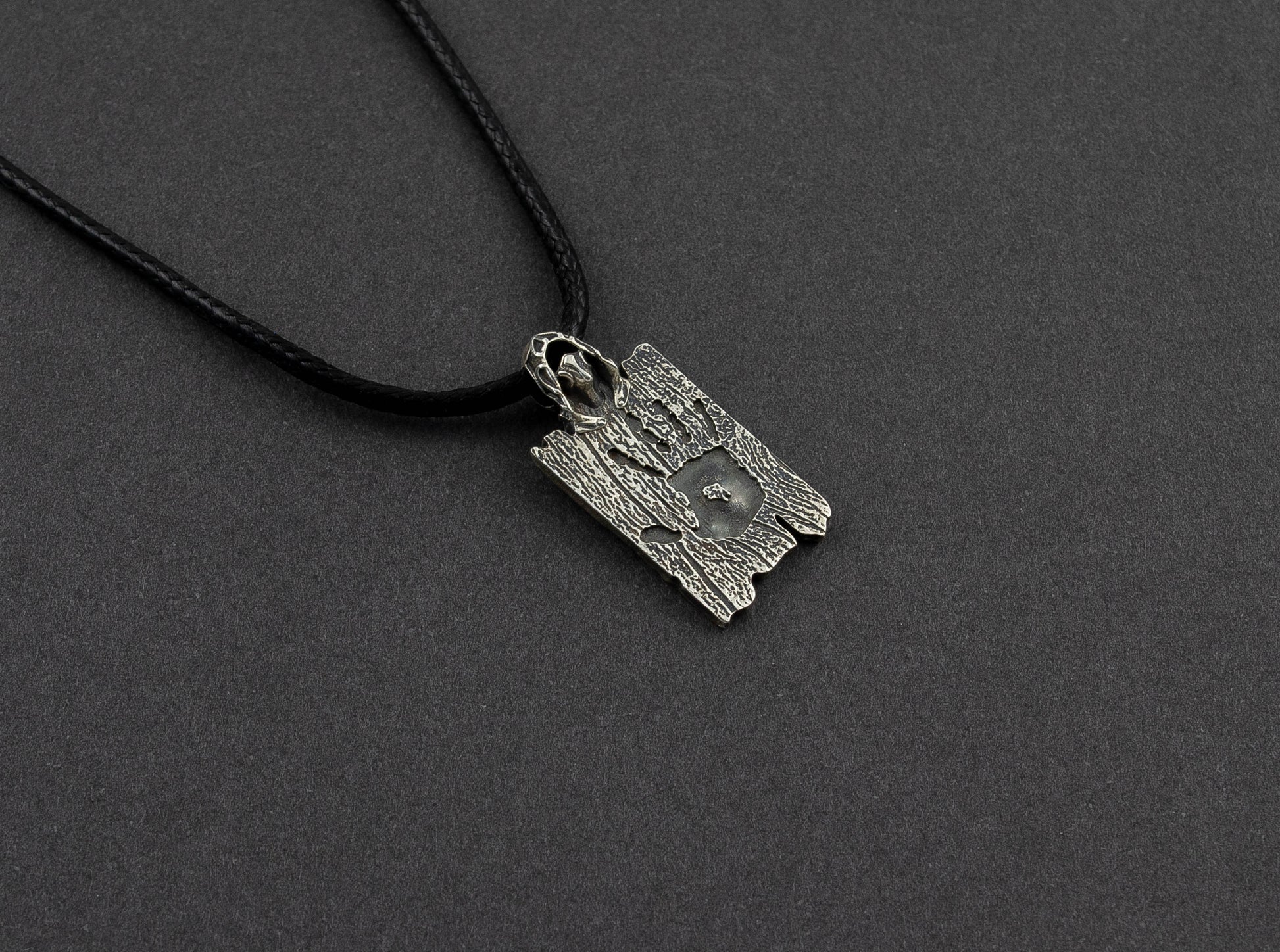 {{jewelry_for_geeks}} - {{ GameFanCraft}} Pendant Silver Dark Brotherhood Nightingale Pendant