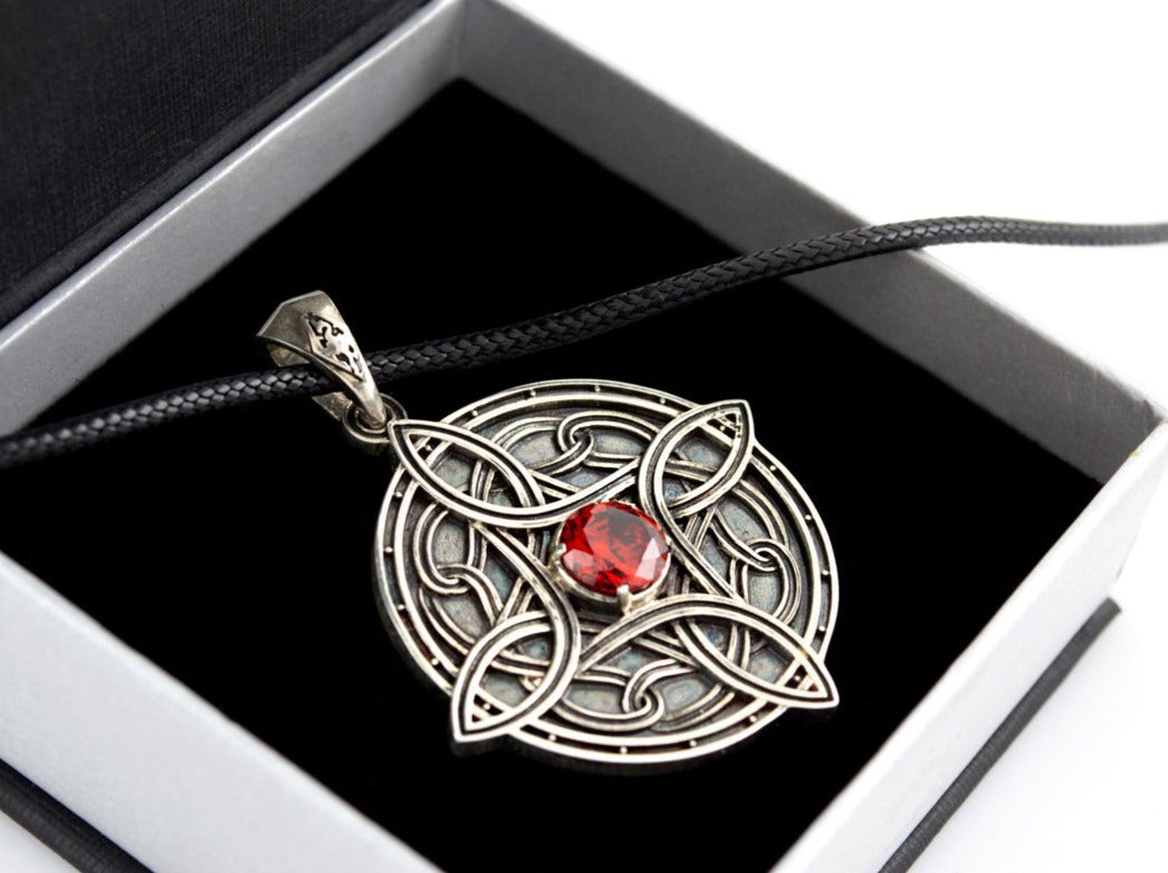 {{jewelry_for_geeks}} - {{ GameFanCraft}} Pendant Silver Amulet of Mara Pendant