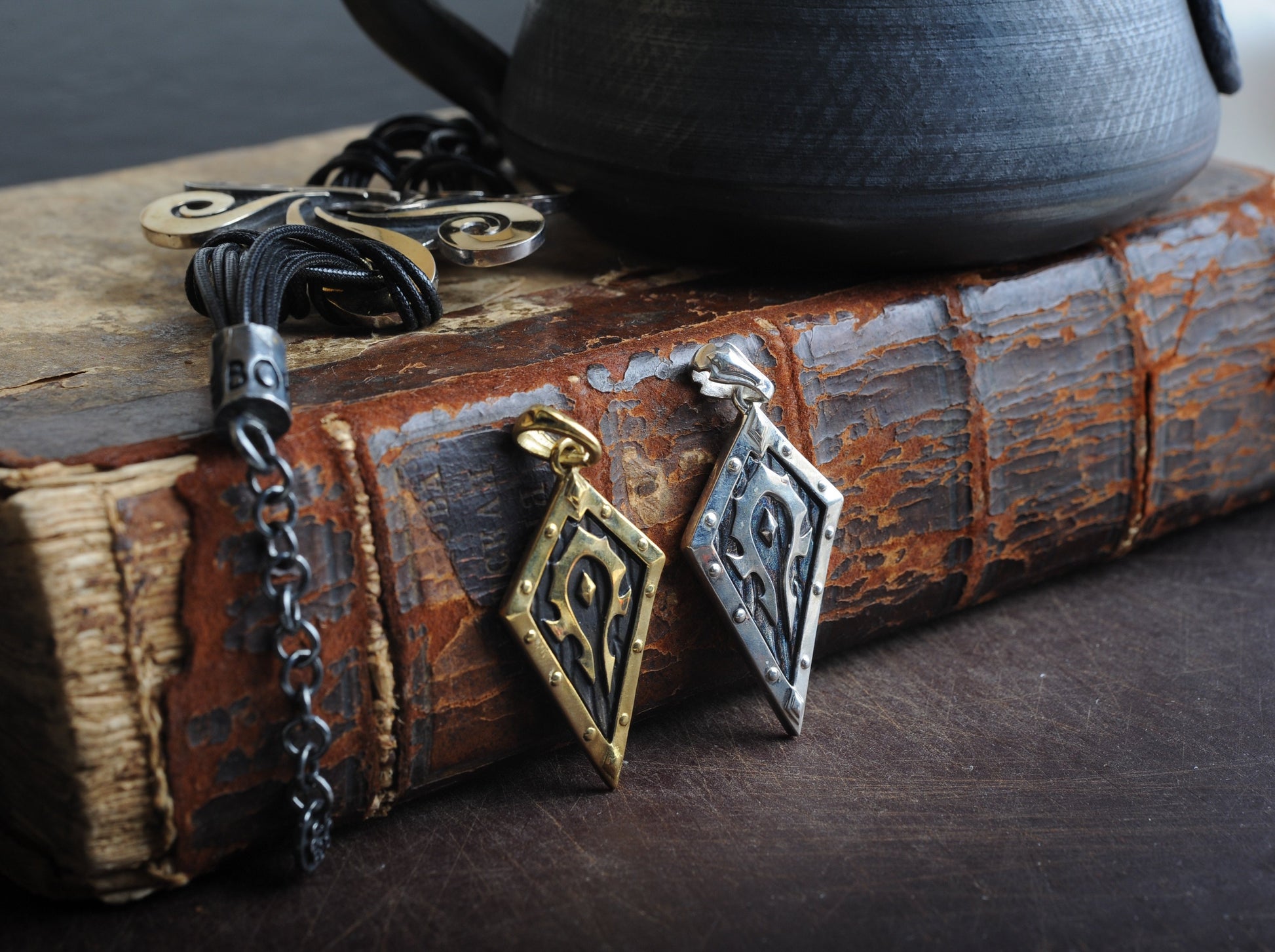 {{jewelry_for_geeks}} - {{ GameFanCraft}} Pendant Silver Warcraft Horde Symbol Pendant