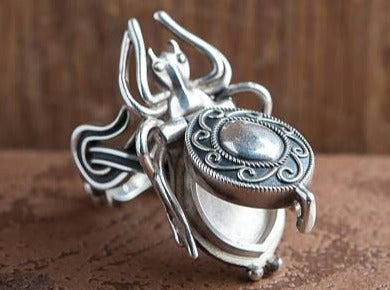 {{jewelry_for_geeks}} - {{ GameFanCraft}} Ring Silver Scarab openable ring with secret space